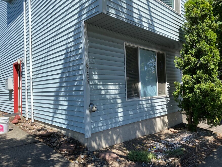 6205 SE 92nd Ave unit A, Portland, OR 97266 - photo 1