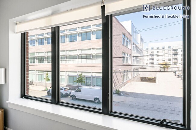 33 Rogers St unit FL2-ID1156, Cambridge, MA 02142 - photo 4