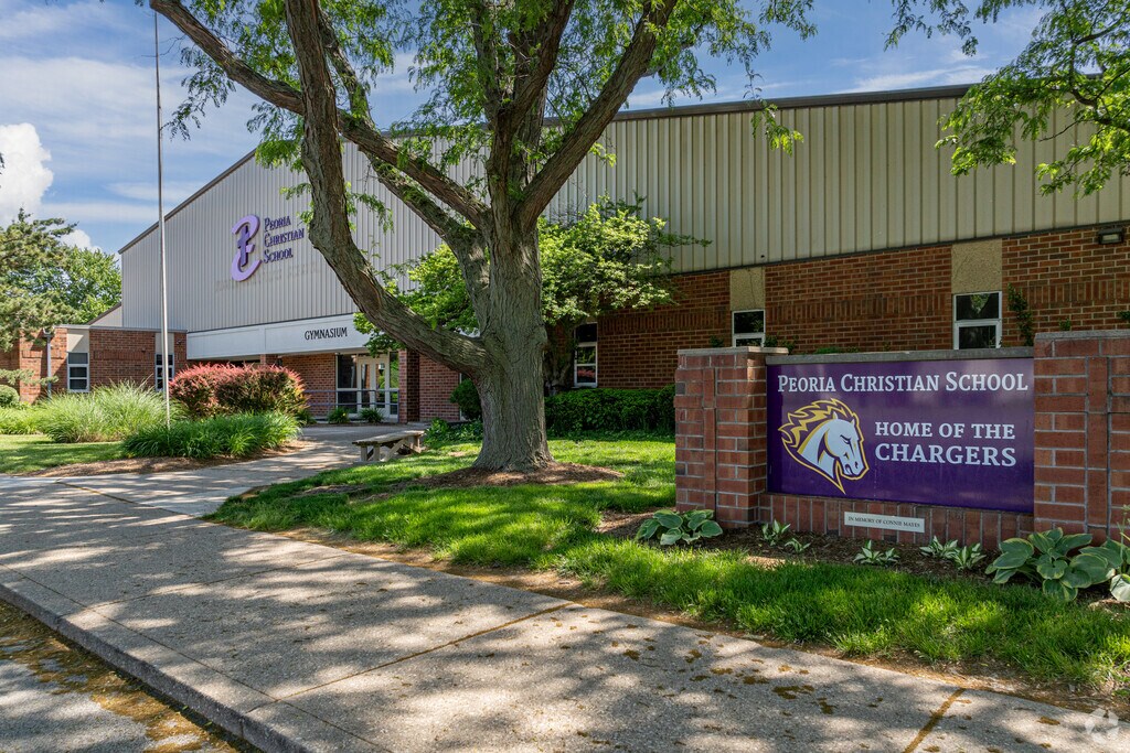 Peoria Christian School challenges and encourages children to learn.