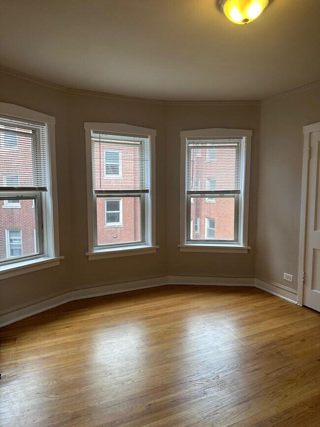 4027 W Melrose St unit ONE BED, Chicago, IL 60641 - photo 7