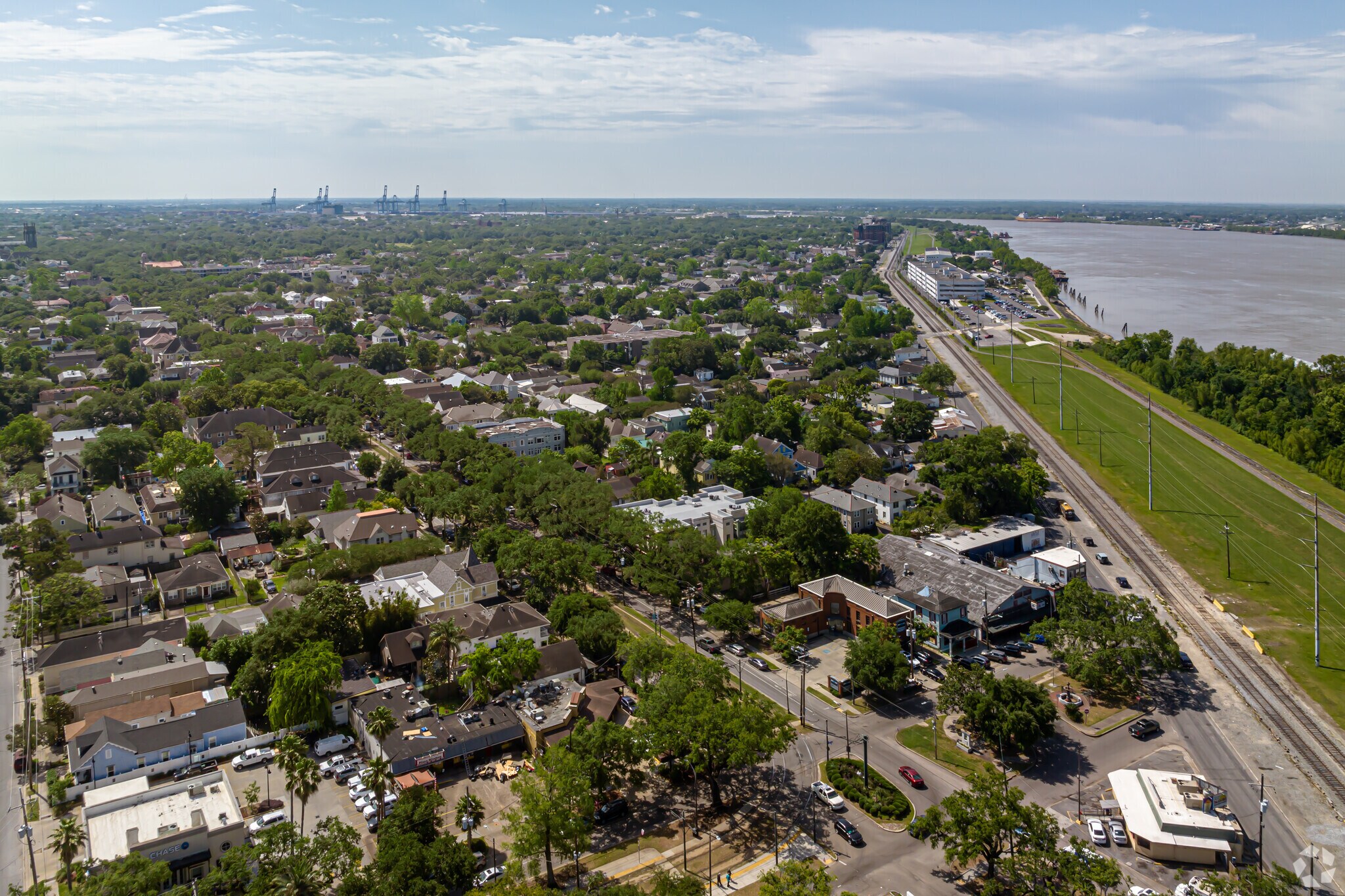 The Mighty Mississippi River runs alongside the Black Pearl neighborhood.