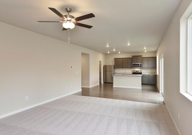 8504 13th Ave E unit 36469992, Tacoma, WA 98445 - photo 4