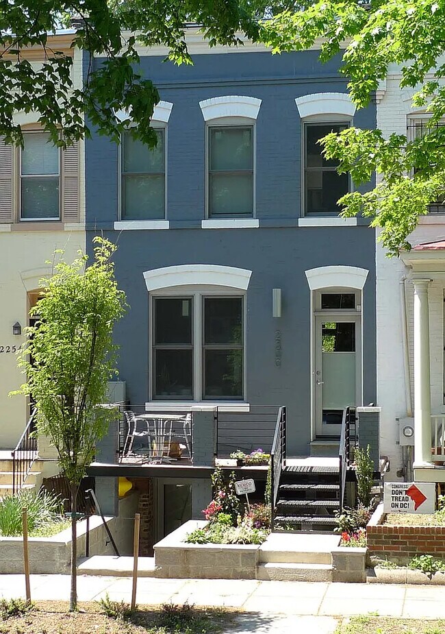 2300 Ontario Rd NW, Washington, DC 20009