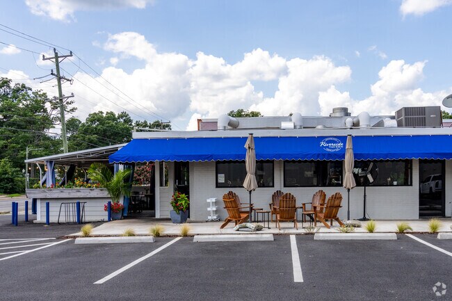 Visit Riverside Tavern in Westover Hills for a welcoming atmosphere and great food.
