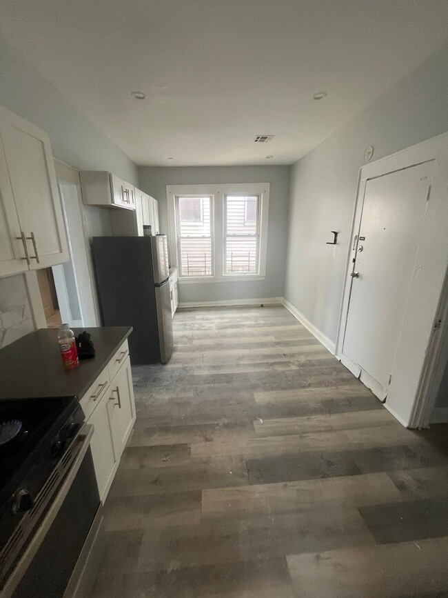 161 Maple Ave Unit 3L, Irvington, NJ 07111