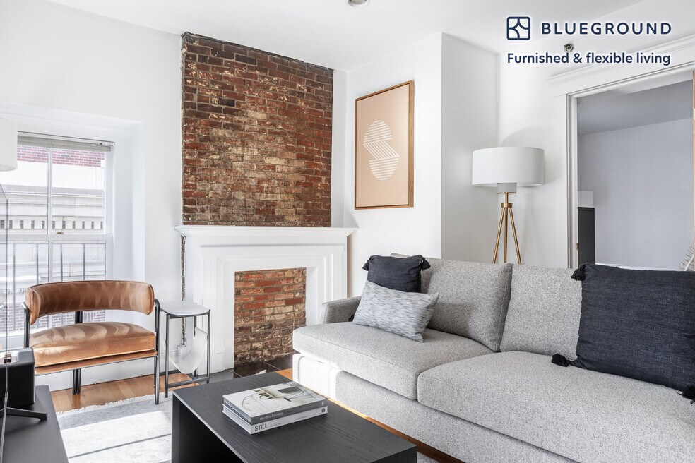 14 Derne St unit FL5-ID829, Boston, MA 02114 - photo 1