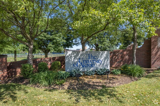 The University of Akron offers the Middlebury neighborhood a dynamic learning environment.