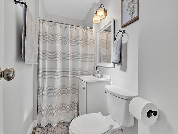 7 Division St unit 3A, Oak Park, IL 60302 - photo 2