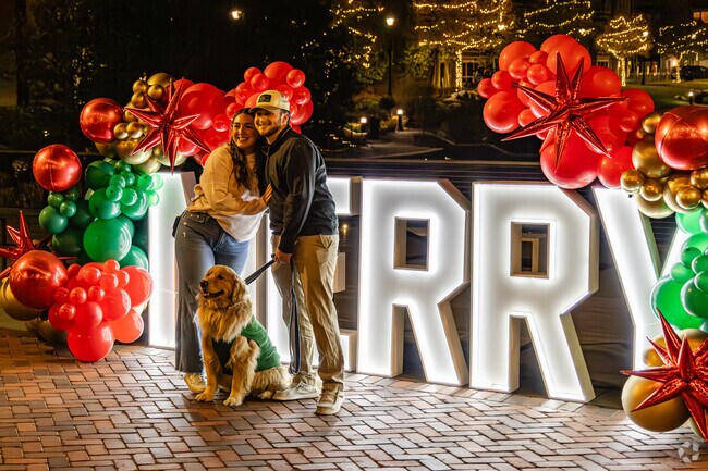 This golden stole the show when he posed with his people for a shot.