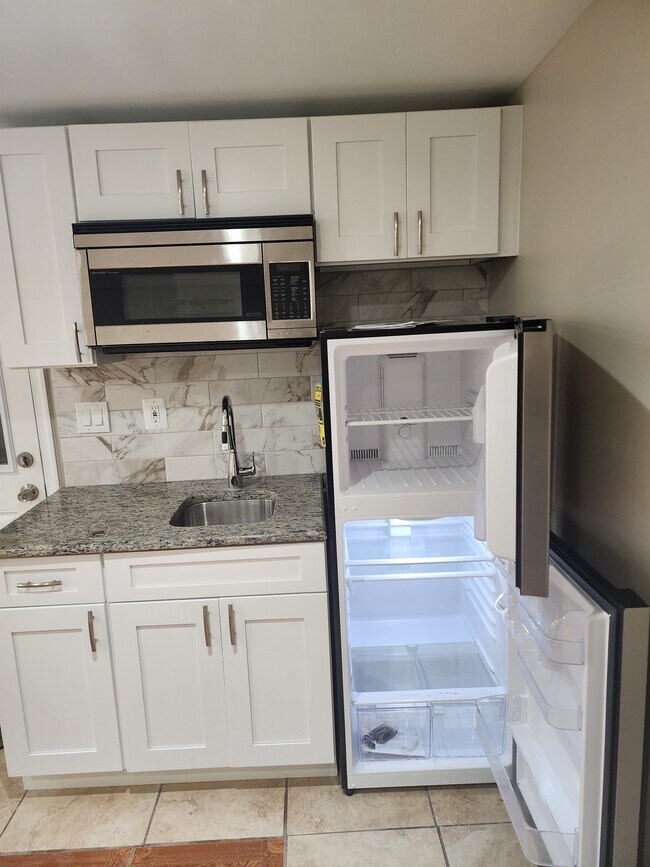 12809 E Shelby Ln unit Studio Basement Unit, Brandywine, MD 20613 - photo 6