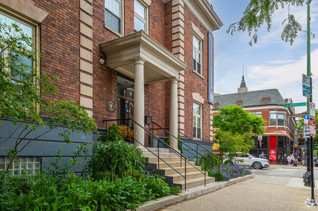 Guidepost Montessori at Wicker Park is located just off the Damen and Milwaukee Blue Line.