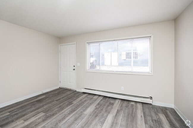 Southview Apartments, Cedar Rapids, IA 52404 - photo 3