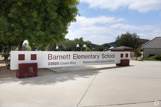 Barnett Elementary School
is where every student shines academically.