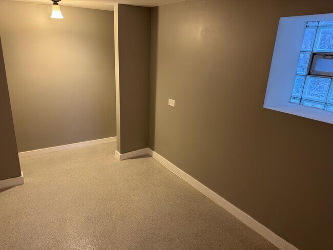 2132 S Harding Ave unit Basement, Chicago, IL 60623 - photo 5