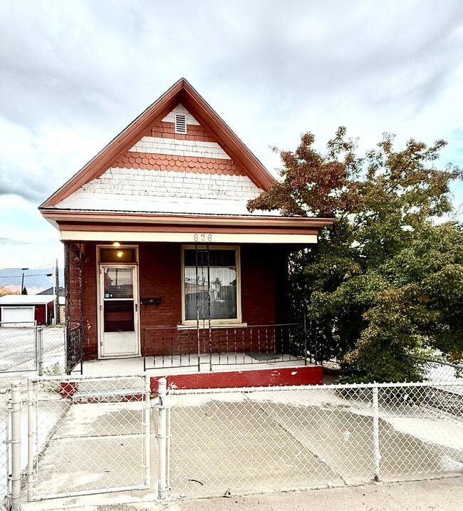 826 S Montana St, Butte, MT 59701