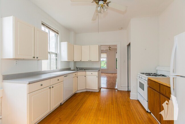 2315 N Southport Ave unit 3F, Chicago, IL 60614 - photo 4
