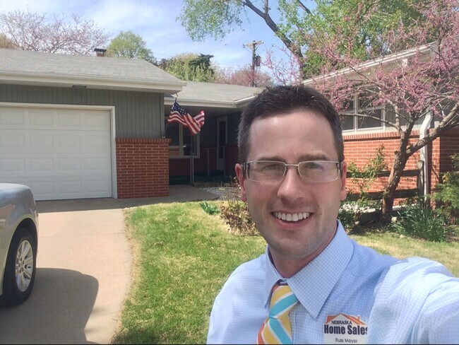 Agent Photo