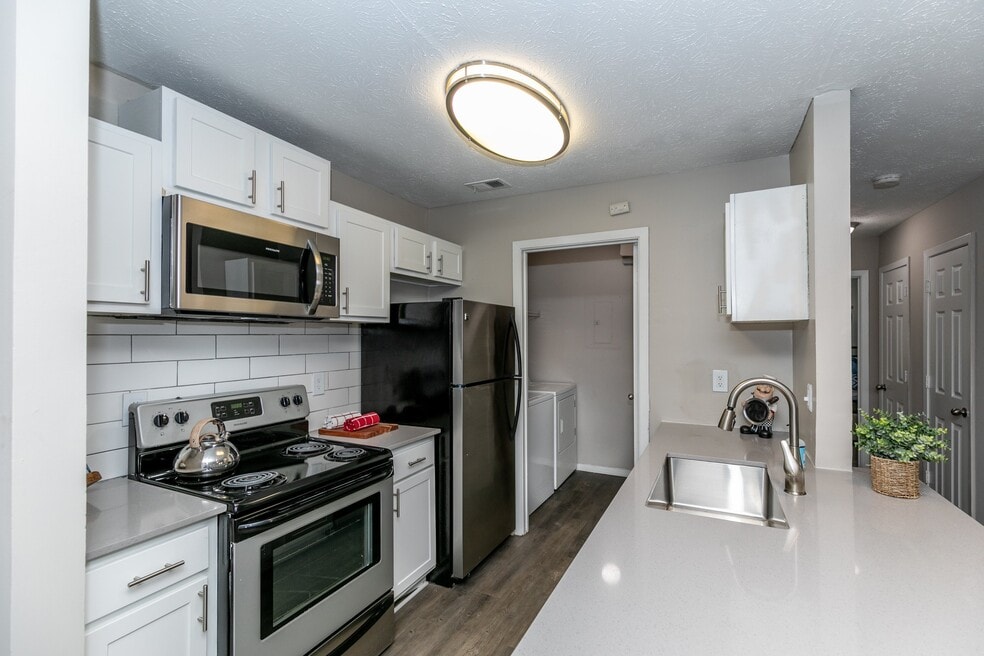 Model. Kitchen.