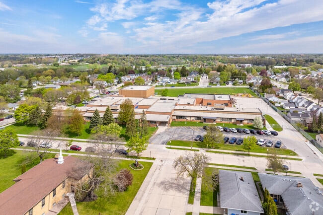 James Madison Elementary School in the Indiana Corridor neighborhood scores a B- by Niche.