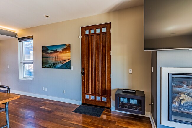 Entryway/ Foyer 2nd Floor