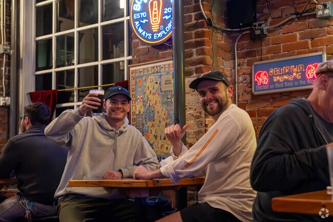 Lucky Baldwin's, a British pub in Old Town Pasadena, is a few blocks from Orange Heights.