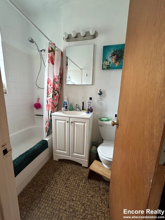 111 Norway St unit 303, Boston, MA 02115 - photo 4