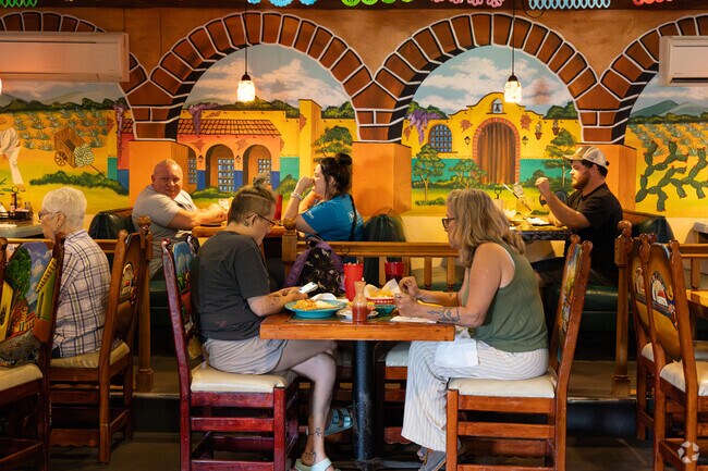 Auburn foodies flock to El Portal for tasty Mexican eats and drinks.