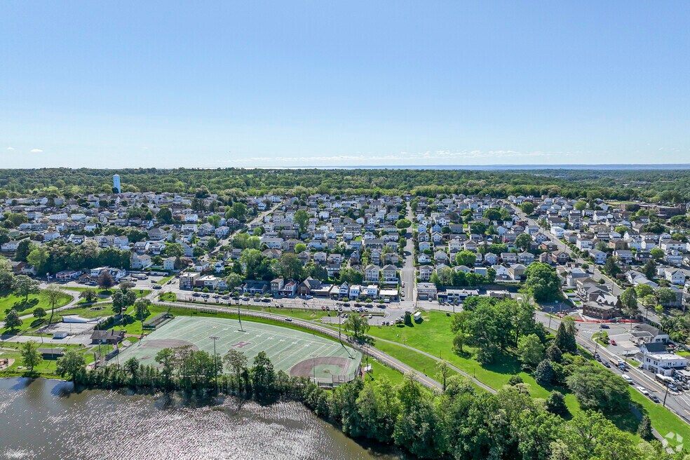 NH_Woodcrest Heights_561655_052825_P2_DW_v2_4K