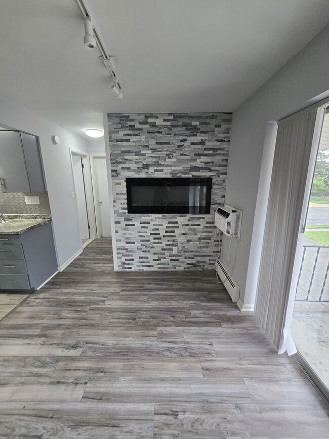 375 N Liberty St, Belleville, MI 48111