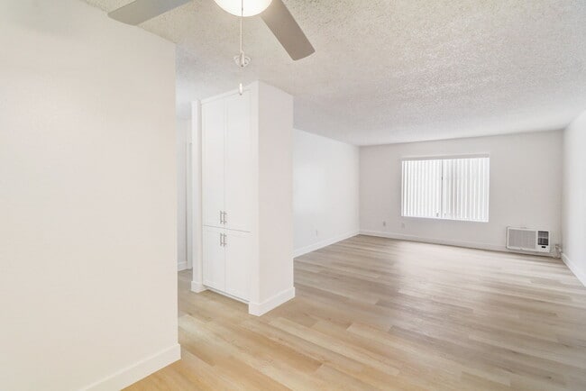 Valle at Canyon, San Diego, CA 91977 - photo 7