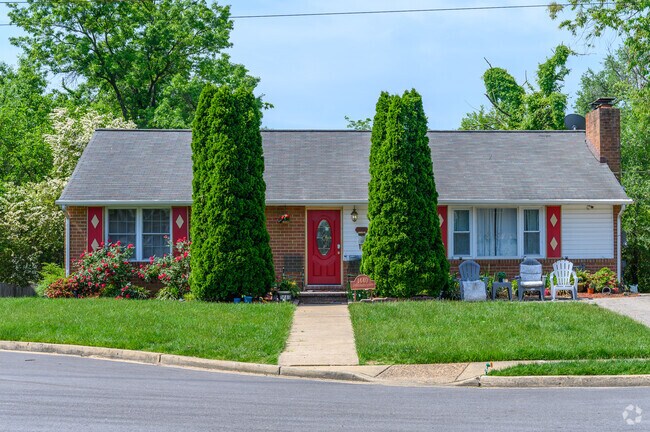 There is no shortage of nice homes in the Claremont neighborhood.