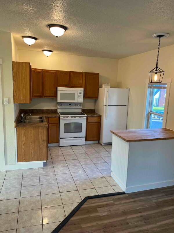 120 E Saratoga St unit Upper, Tomah, WI 54660 - photo 7