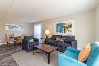 1800 Wedgewood Dr, Gurnee, IL 60031