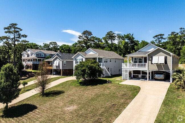 Colington Harbour features a variety of homes, from cozy cottages to spacious waterfront properties.