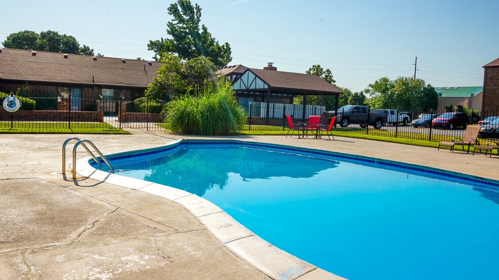 Brickstone At Woodlawn 2323 N Woodlawn Blvd, Wichita, KS