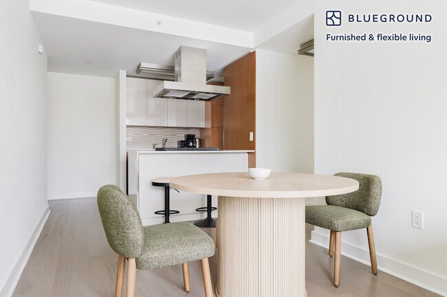 450 W 42nd St unit FL10-ID2157, New York, NY 10036 - photo 4