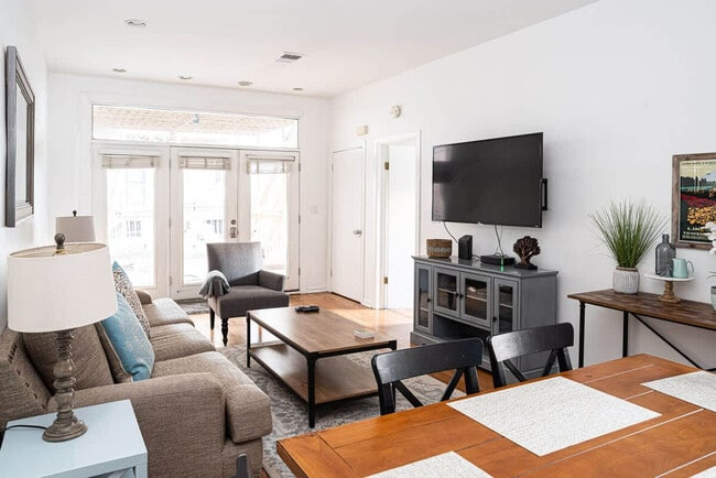 628 W Schubert Ave unit ID1360119P, Chicago, IL 60614 - photo 2