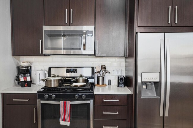 6803 Staffordshire Crescent unit ID1359156P, Houston, TX 77030 - photo 6