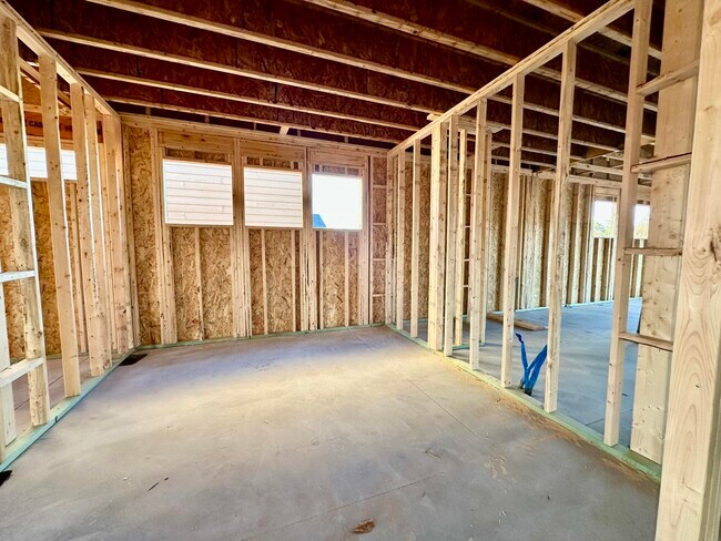 215 Coffee Ln, Hoschton, GA 30548 - photo 5