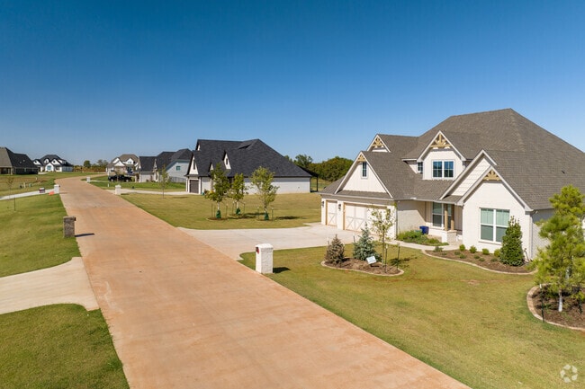 Homes in Navina are well spaced for privacy and open views.