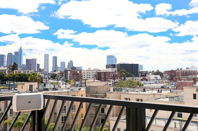 Kodo, Los Angeles, CA 90005 - photo 5