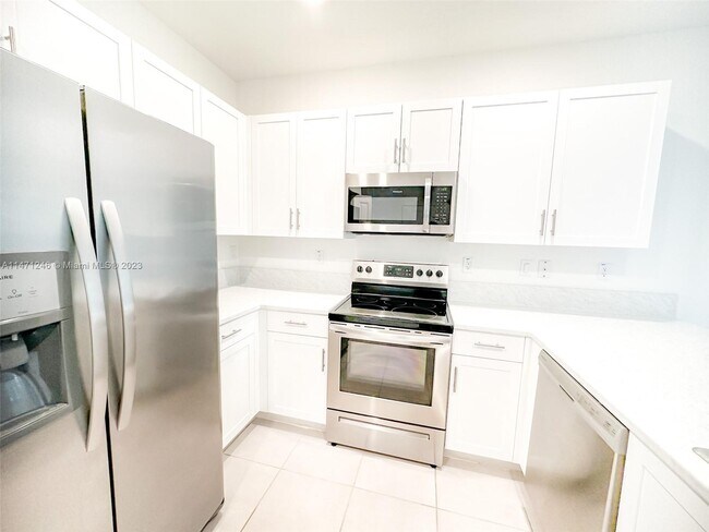 1486 SE 26th Terrace unit key gare, Homestead, FL 33035 - photo 5