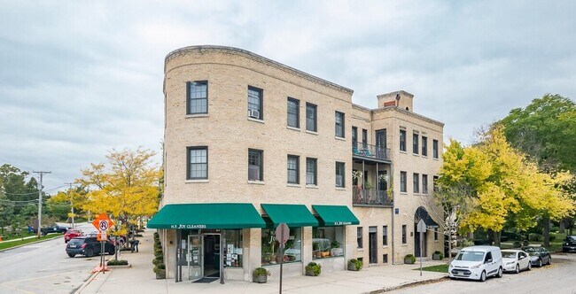 730 Judson Ave unit 4, Highland Park, IL 60035 - photo 2