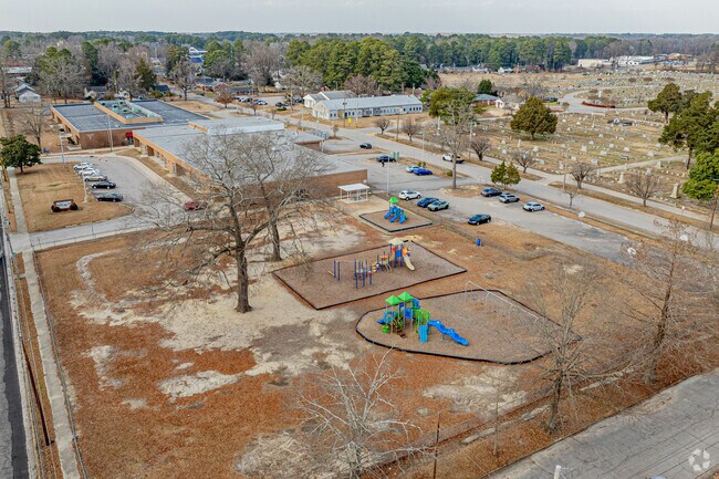 Wilson, NC's Fike High School serves children in grades Pre-K through 5th grade.