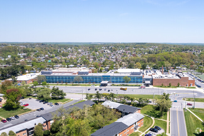 Parkville High School has a student-teacher ratio of 15 to 1.
