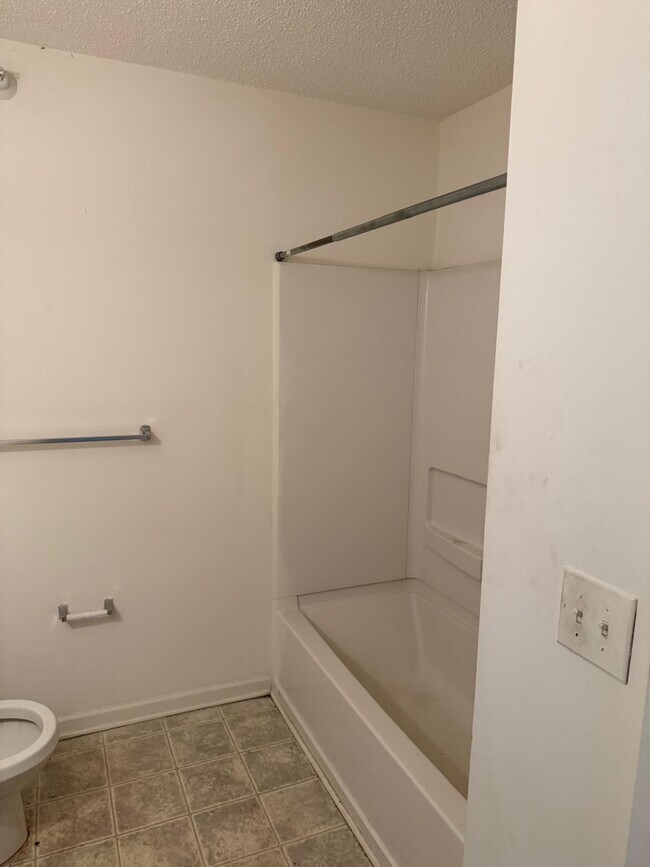 1911 Wolftech Ln unit 302, Raleigh, NC 27603 - photo 5