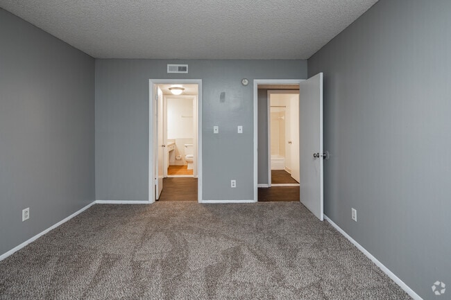 2BR, 2BA - 1,097SF - Bedroom