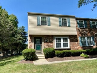 83 Marco Ln, Dayton, OH 45458