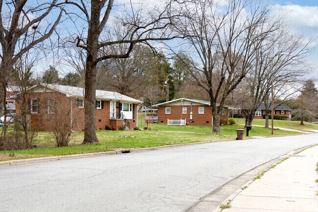 Explore the unique architecture of houses nestled within Hunter Hills neighborhood.