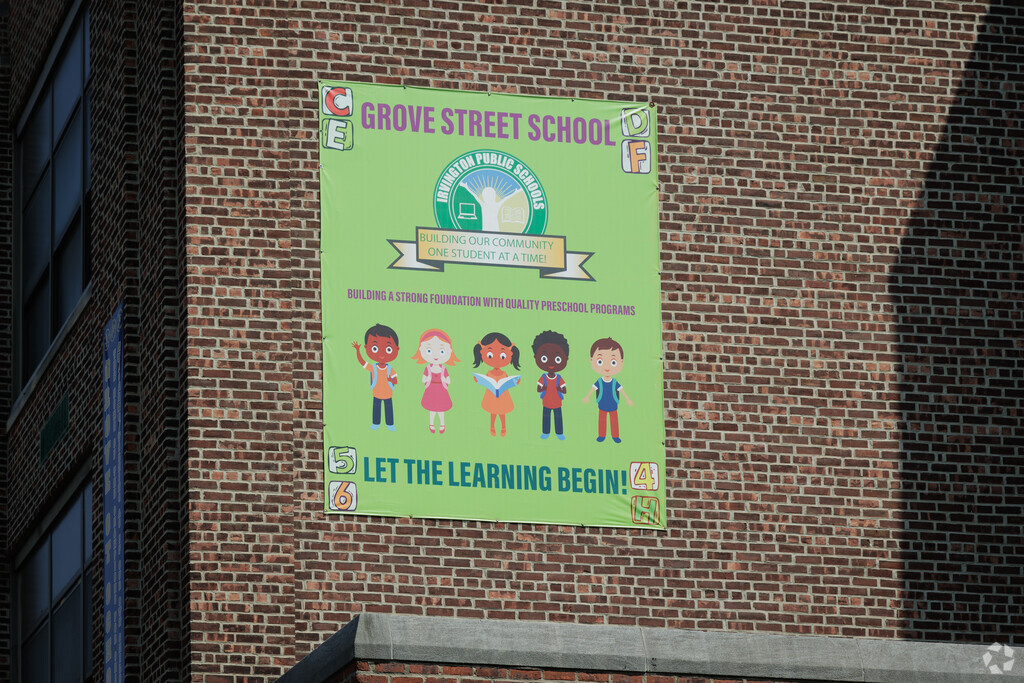 Grove Street Elementary School is a public school located in Irvington, NJ.